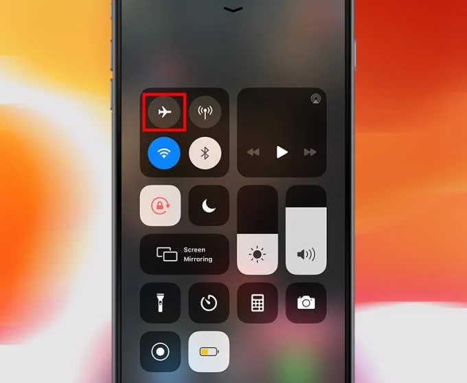 iPhoneおよびAndroidフォンでSIMをすばやくオフにする方法の説明
