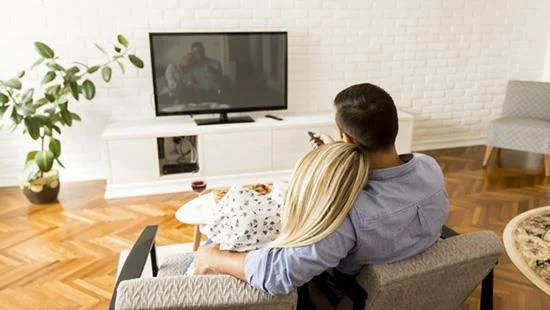 Müzik dinlerken TV ekranının nasıl kapatılacağına ilişkin talimatlar basit ve yapılması kolaydır