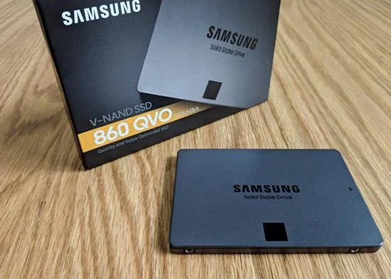 SSD vs eMMC 硬盤比較：哪個更快，該選哪個？
