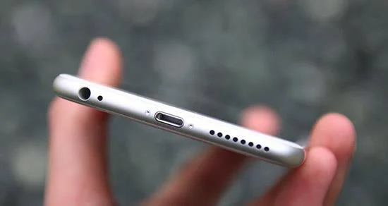 Qual è la porta Lightning su iPhone?