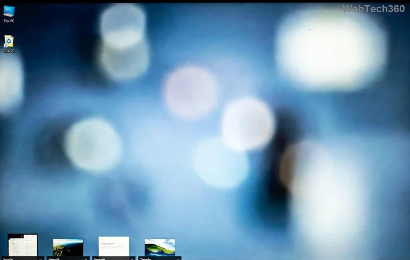 Kedudukan kulit Rainmeter yang diperbetulkan pada persediaan Windows 11 berbilang monitor