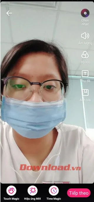 Petunjuk untuk memasang dan merekam video dengan Likee