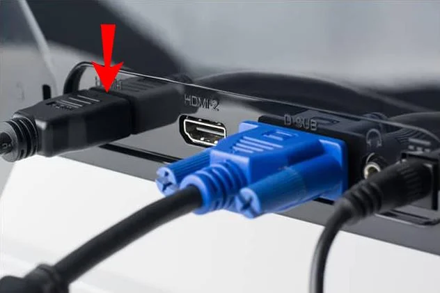1 つのモニター内で 2 台のコンピューターを使用する方法