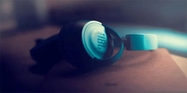 JBL 헤드폰을 PC, 모바일 장치 또는 태블릿과 페어링하는 방법
