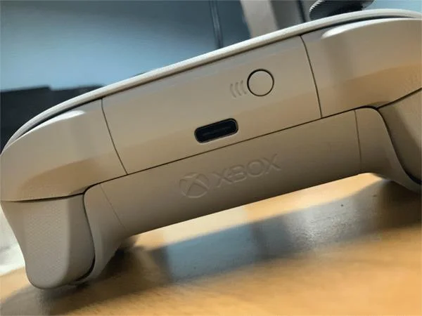 نحوه تشخیص و رفع شارژ نشدن کنترلر Xbox