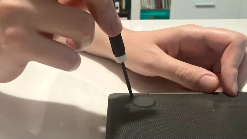 How to fix Chromebook not turning on
