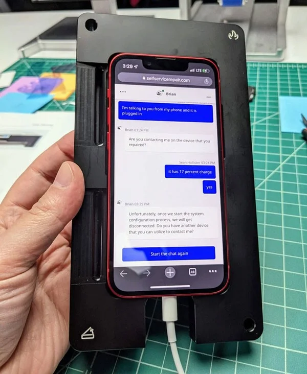 Changez la batterie de votre iPhone à la maison grâce à une boîte à outils dans deux valises de 35 kg d'Apple