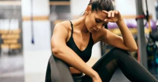 ¿Debo ir al gimnasio si me falta sueño?