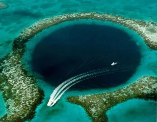 Descubren el agujero azul más profundo del mundo