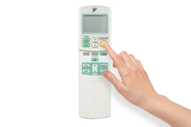 Cara menggunakan alat kawalan jauh penghawa dingin 1 hala dan 2 hala Daikin dengan cara yang paling mudah