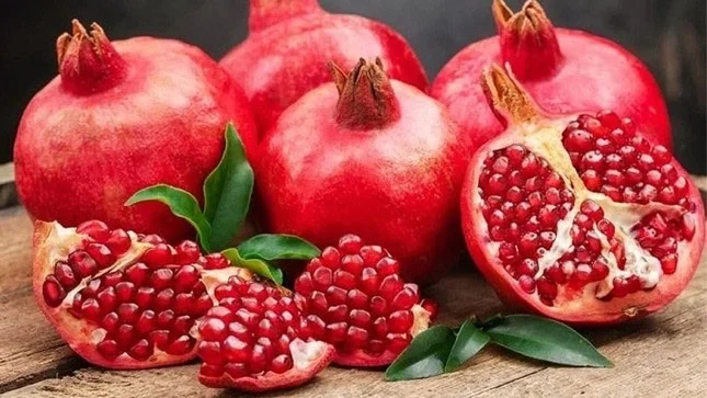 10 verbazingwekkende gezondheidsvoordelen van granaatappelsap