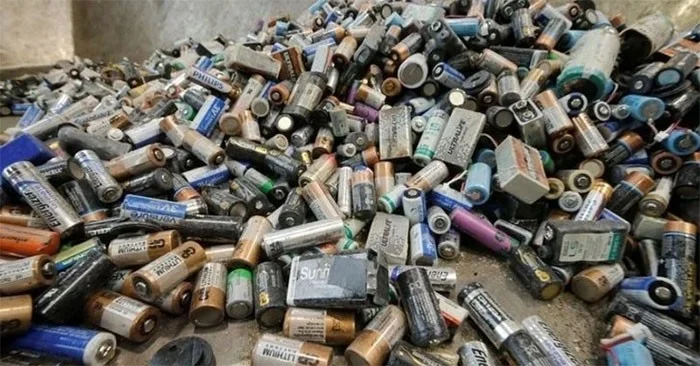 Alarmujący fakt: baterie litowe mogą być katastrofą ekologiczną Alarmujący fakt: baterie litowe mogą być katastrofą ekologiczną