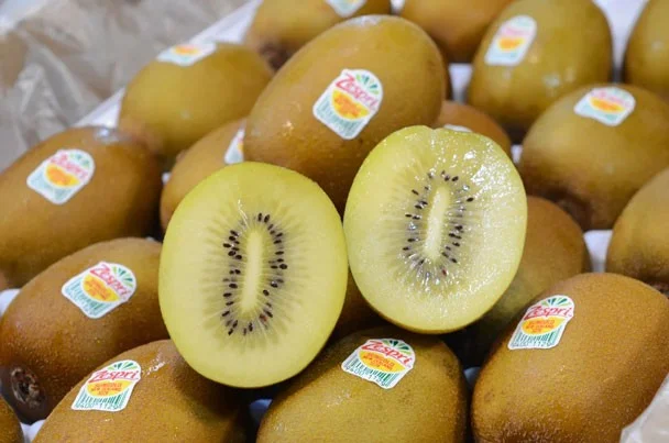15 frutas com maior e menor teor de açúcar