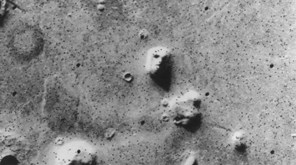 De vreemdste objecten die ooit op Mars zijn gefotografeerd, laten veel mensen versteld staan