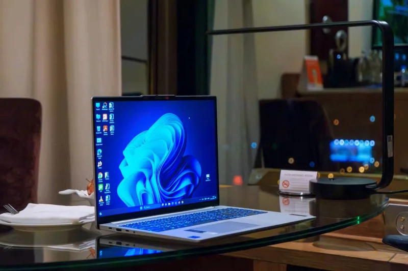 Microsoft will add warnings when running Windows 11 on unsupported PCs Microsoft will add warnings when running Windows 11 on unsupported PCs