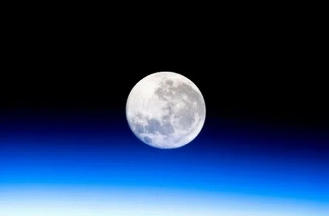 De belangrijkste interessante feiten over de maan die u misschien nog niet wist