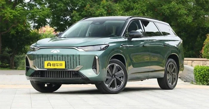 Chinese hybride auto rijdt 2.100 km op slechts één tank benzine Chinese hybride auto rijdt 2.100 km op slechts één tank benzine