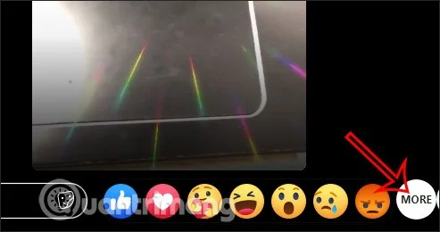 Cómo agregar varios emojis a una historia de Facebook