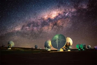 Los científicos quieren lanzar un telescopio para estudiar los agujeros negros desde el espacio
