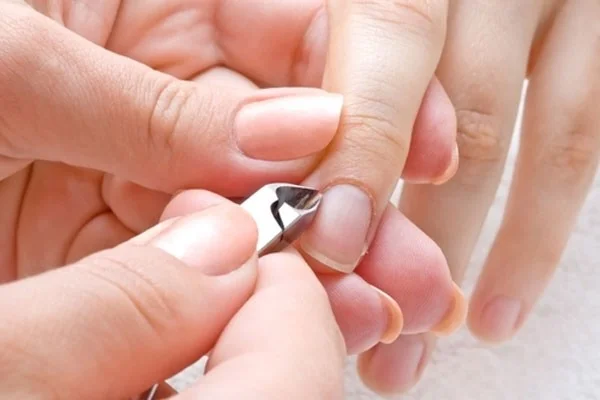 Las uñas rayadas (uñas) ¿tienen carencia de qué nutrientes? Causas y soluciones