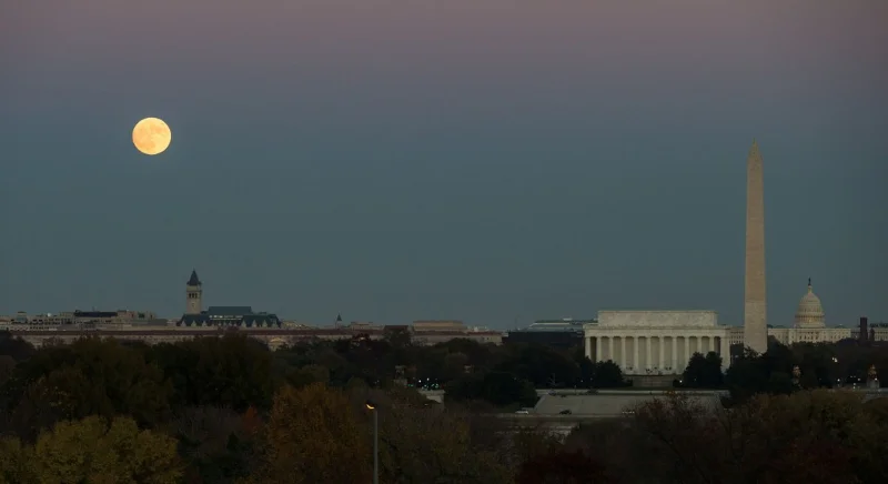 Impresionantes imágenes de la superluna desde todo el mundo.
