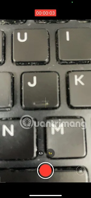 Instrukcje dotyczące nagrywania wideo i jednoczesnego odtwarzania muzyki na iPhonie