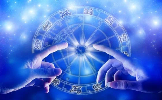 Tarot vs. Astrología: ¿Cuál es más preciso?