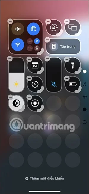 iOS 18에서 제어 센터를 조정하는 방법