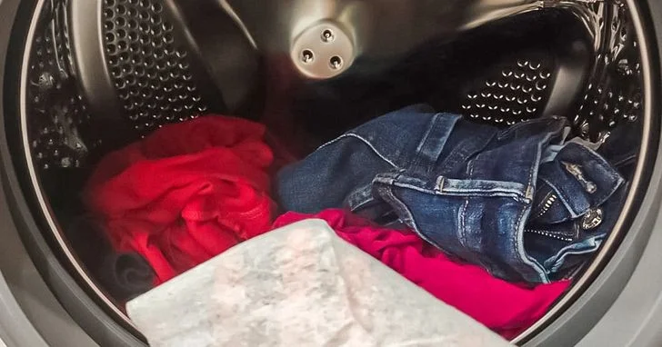 Doe dit in de wasmachine en de kleding heeft geen pluisjes, haren en vacht meer.