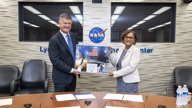 La NASA se une al gigante energético BP para implementar tecnología de extracción de minerales en la Luna