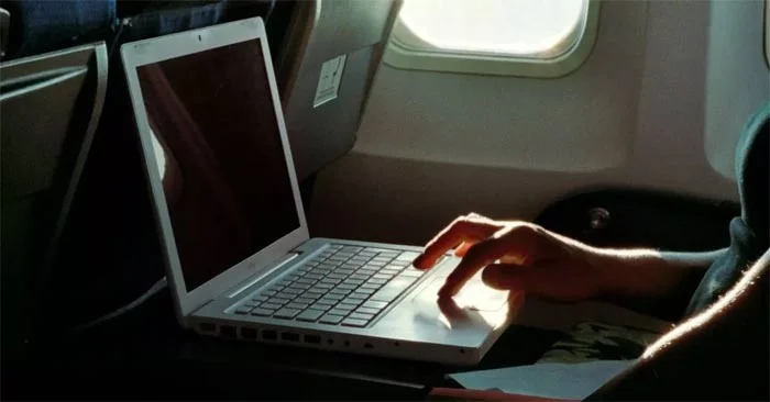 Maak deze veelvoorkomende fout niet wanneer u uw laptop meeneemt in het vliegtuig.