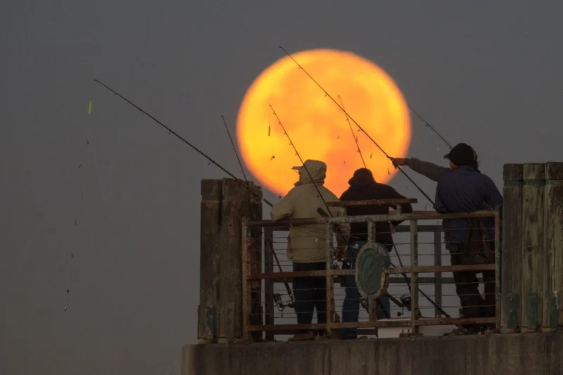 Impresionantes imágenes de la superluna desde todo el mundo.