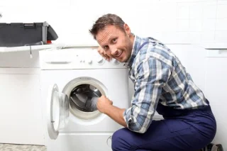 Moet ik de wasmachinedeur na het wassen openen of sluiten?