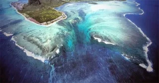 La cascada más grande del mundo se encuentra bajo el mar.