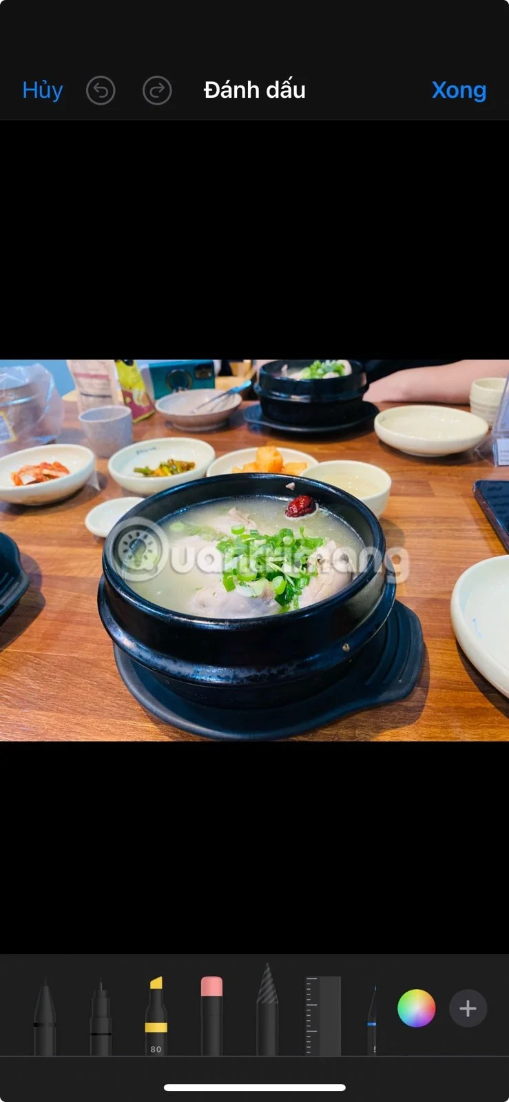 iPhone에서 두 개의 이미지를 오버레이하고 결합하는 방법