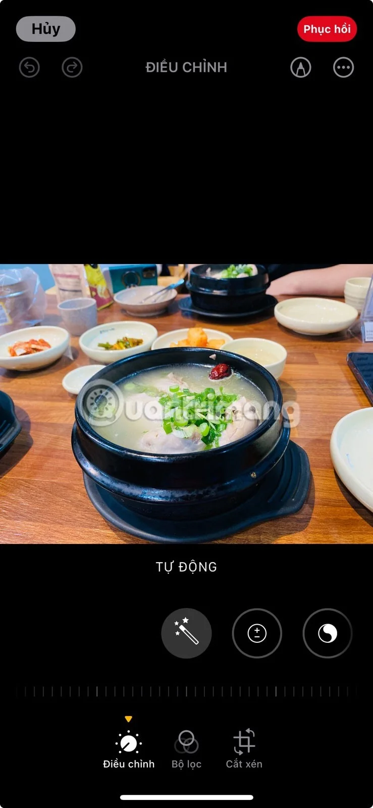 iPhone에서 두 개의 이미지를 오버레이하고 결합하는 방법
