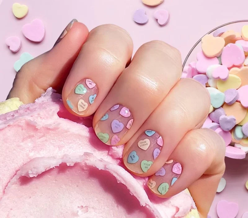 Colección de hermosos diseños de uñas para San Valentín.