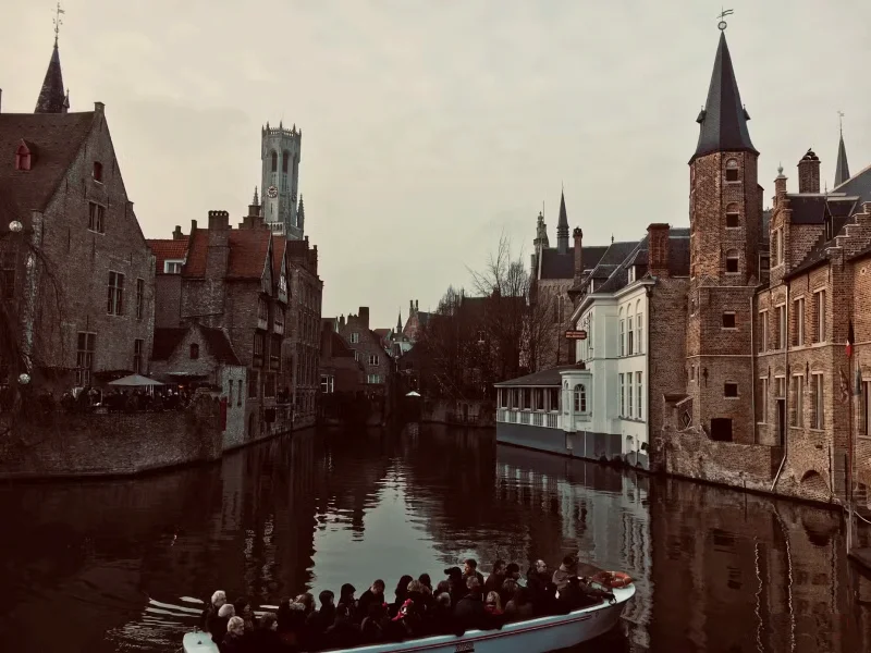 So erstellen Sie einen benutzerdefinierten KI-Bot auf Google Gemini