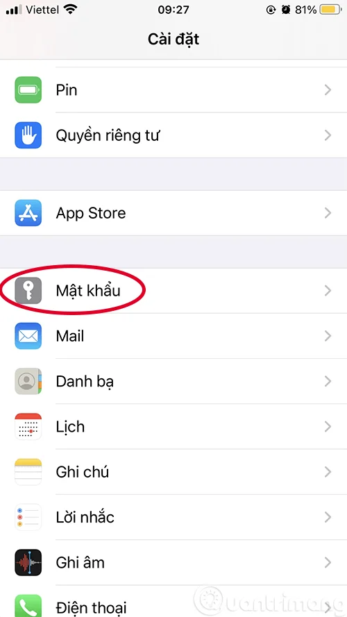 Hoe u opgeslagen wachtwoorden op de iPhone kunt bekijken en eenvoudig wachtwoorden kunt bewerken