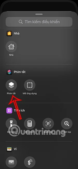 How to open Siri shortcut on iPhone lock screen