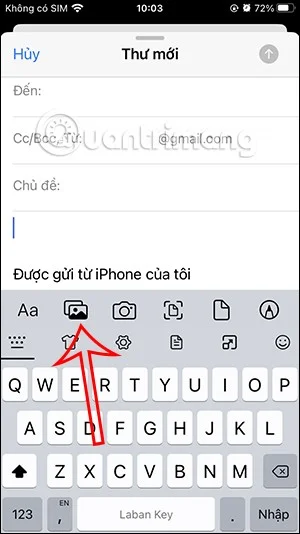 Istruzioni per linvio di e-mail con allegati su iPhone