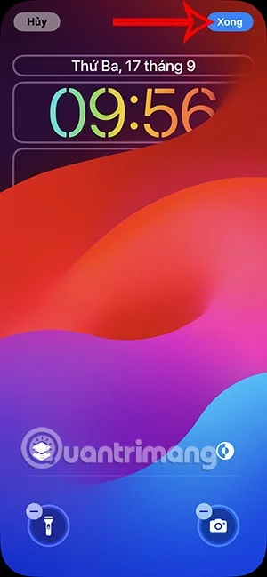 Come cambiare il colore dell'arcobaleno per l'orologio della schermata di blocco dell'iPhone