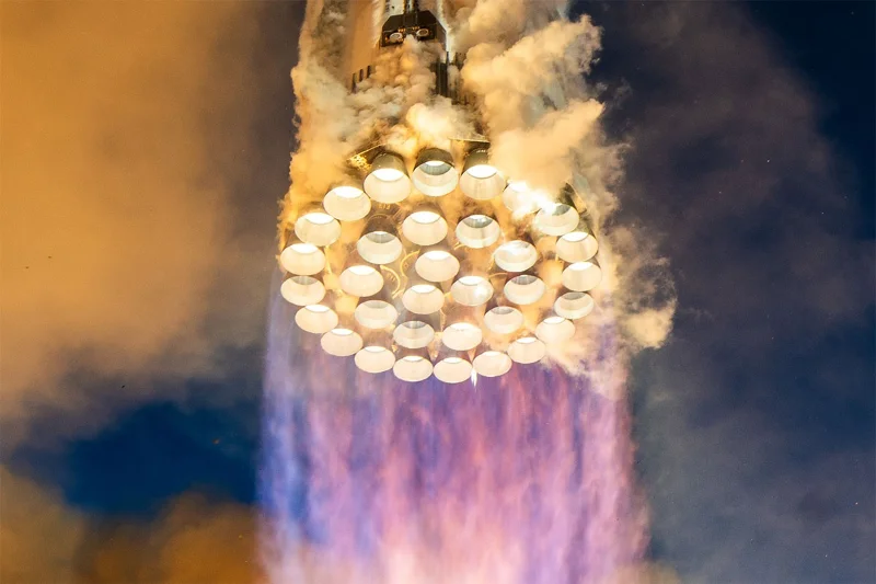 SpaceX onthult foto's die de angstaanjagende kracht van de Raptor-motor van Starship laten zien
