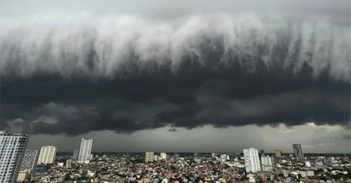 Wat zijn tsunamiwolken die vóór een onweersbui verschijnen?