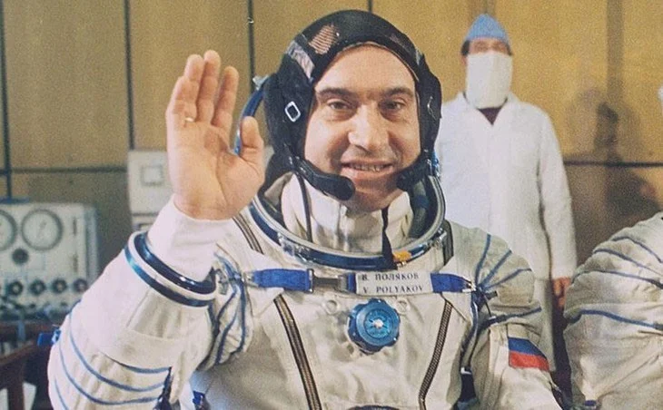 Récords impresionantes de astronautas famosos