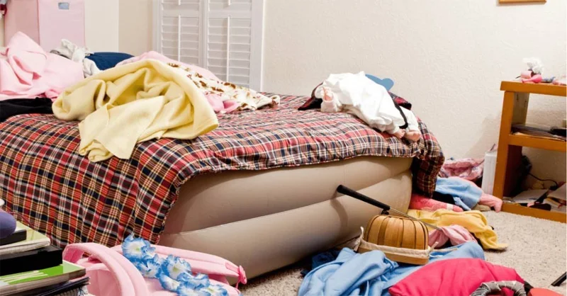 Perkara yang menjadikan bilik tidur anda bersepah dan membuang ruang