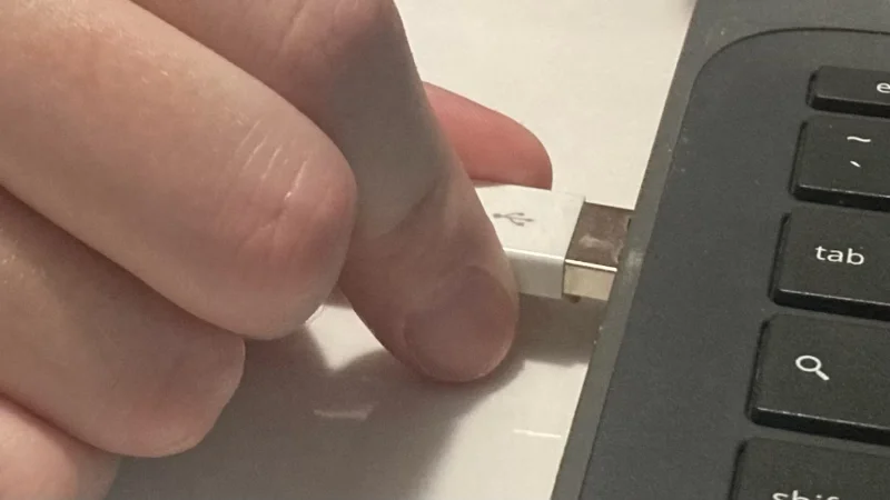 How to fix Chromebook not turning on