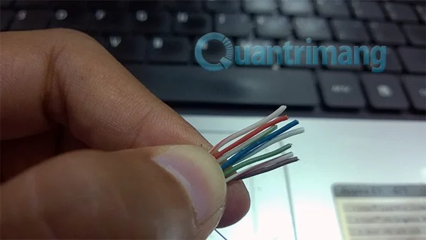 Ağ kablosu sadece 3 adımda nasıl düzgün şekilde kıvrılır