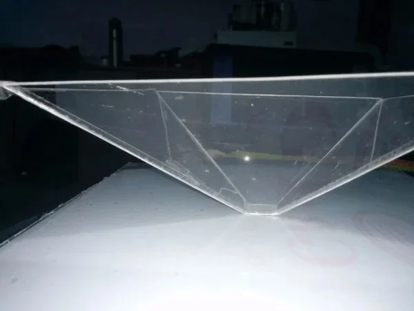 Hoe maak je thuis een hologramprojector?