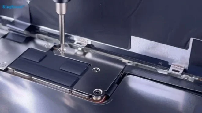 Gros plan sur le processus de mise à niveau de l'iPhone 16 Pro 128 Go vers 1 To